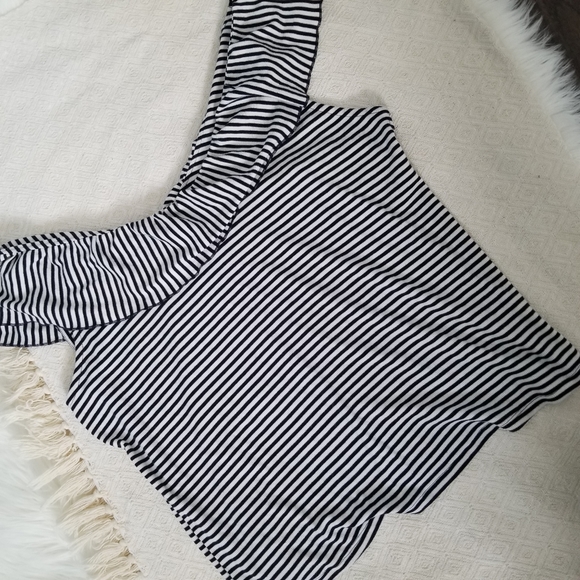 A New Day Brand Black & White Top - Picture 5 of 6